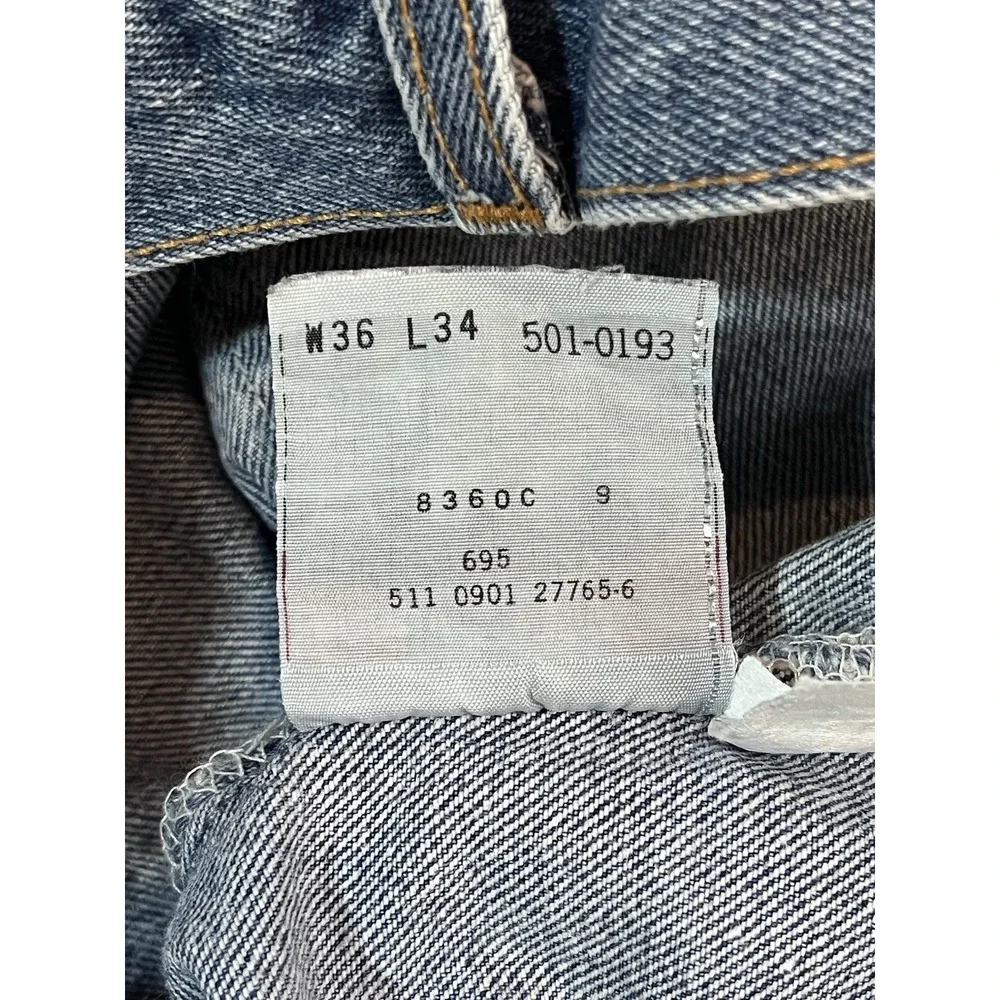VTG Levis 501XX Jeans Mens 34x34 Med Wash Straight Button Fly Made In USA Y2K